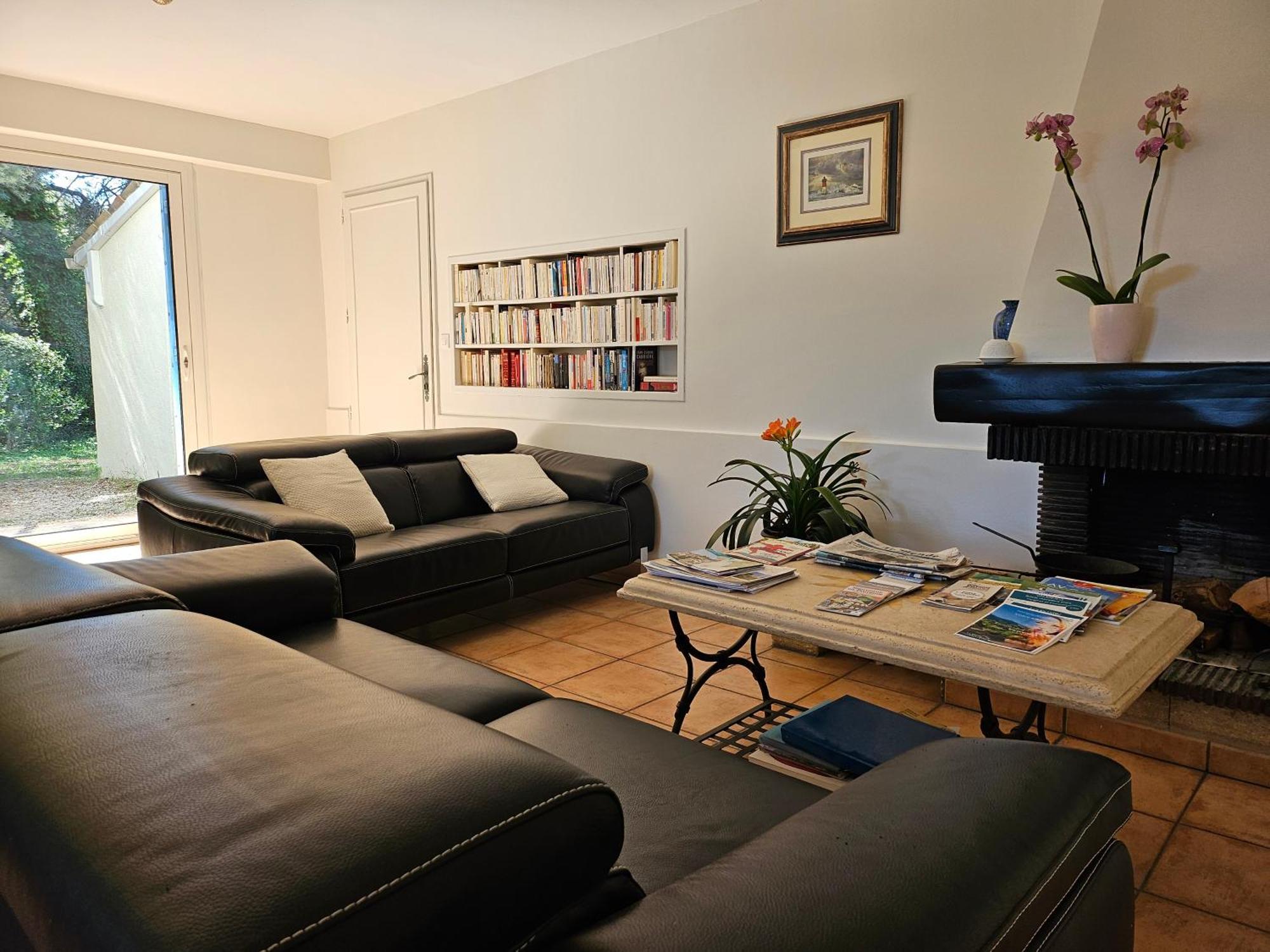 La Luberonne Bed & Breakfast ลูร์มาแร็ง ภายนอก รูปภาพ