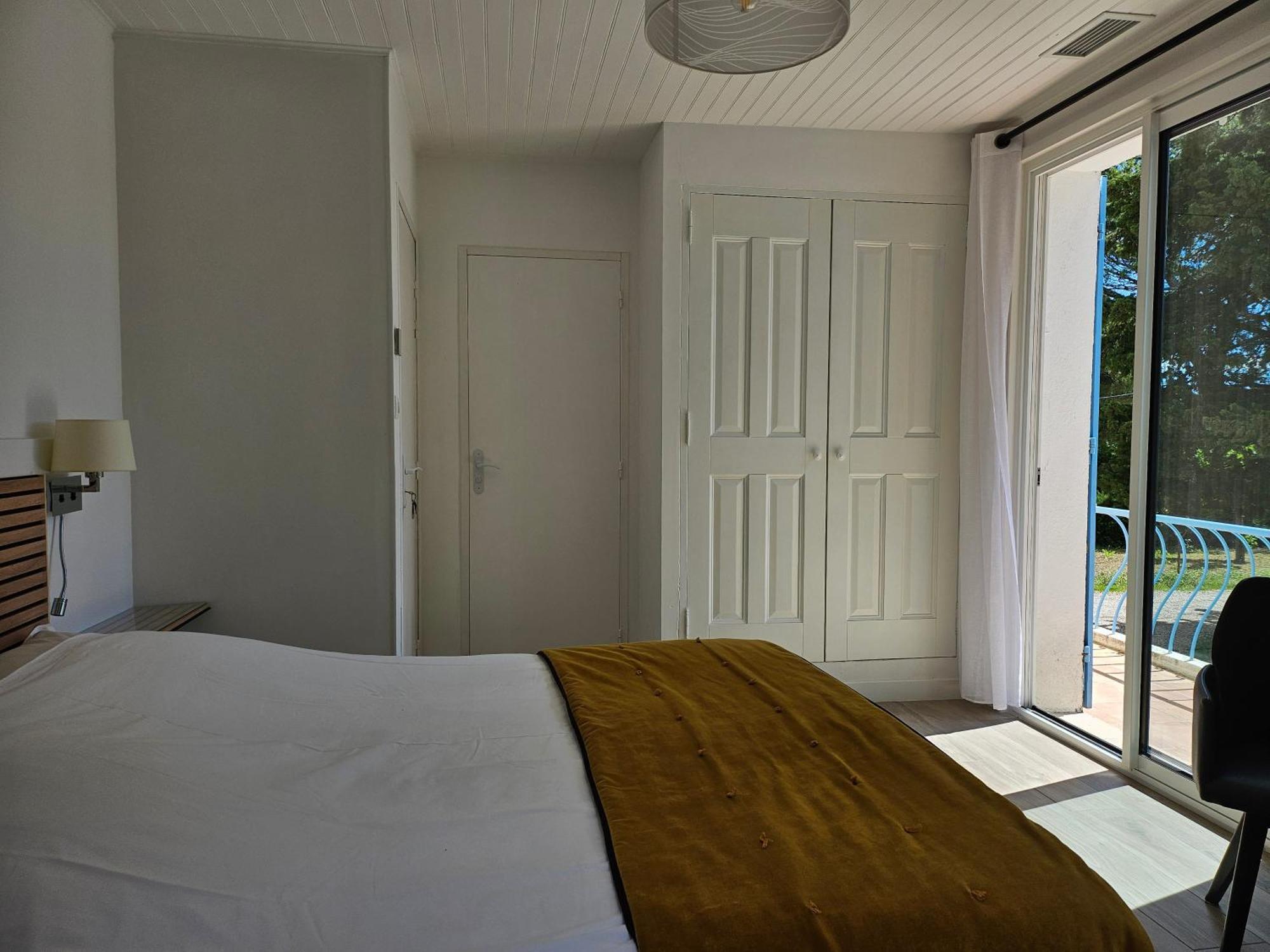 La Luberonne Bed & Breakfast ลูร์มาแร็ง ภายนอก รูปภาพ
