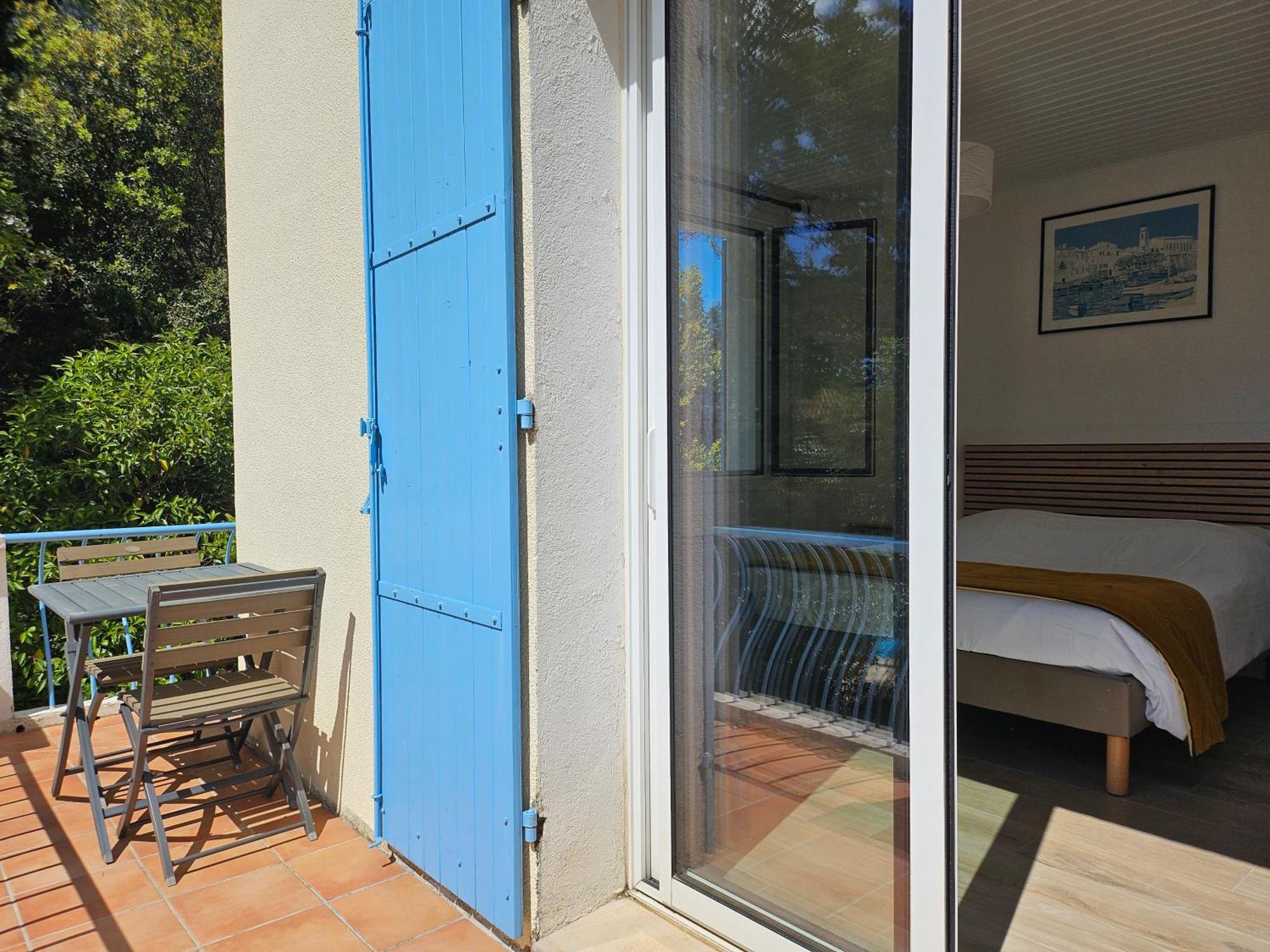 La Luberonne Bed & Breakfast ลูร์มาแร็ง ภายนอก รูปภาพ