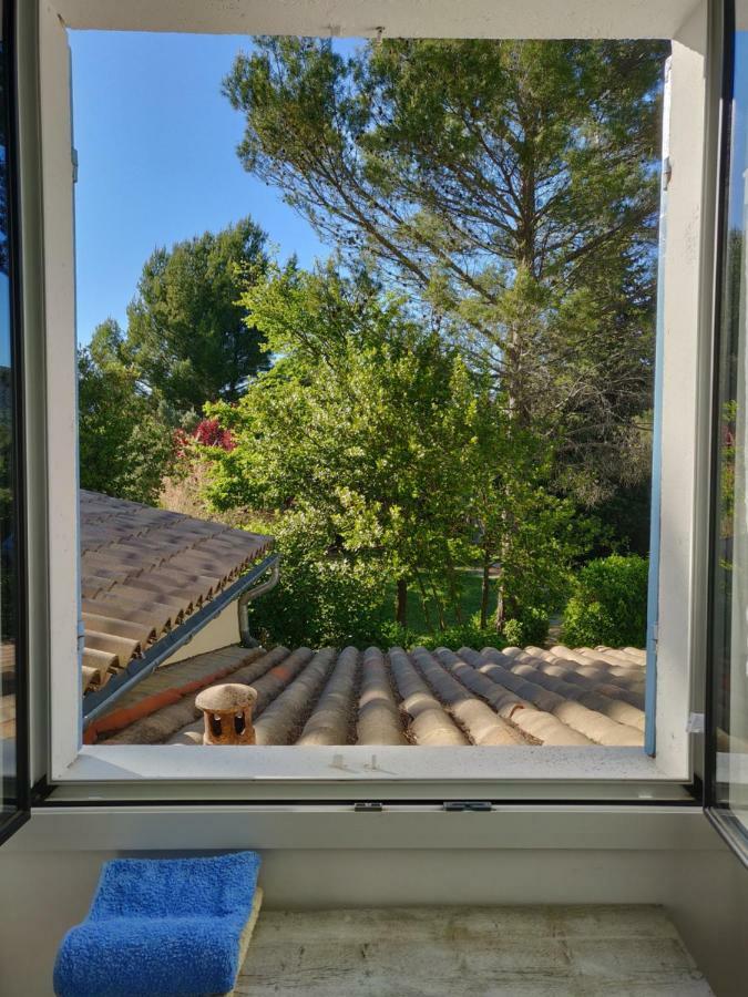 La Luberonne Bed & Breakfast ลูร์มาแร็ง ภายนอก รูปภาพ