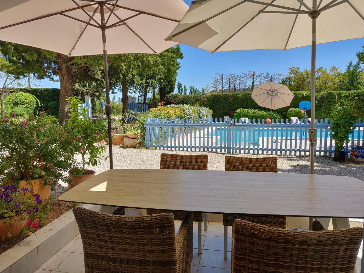 La Luberonne Bed & Breakfast ลูร์มาแร็ง ภายนอก รูปภาพ