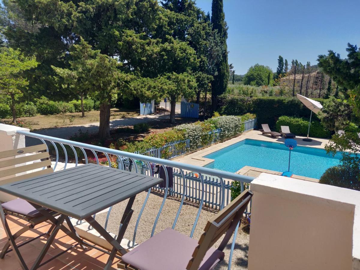 La Luberonne Bed & Breakfast ลูร์มาแร็ง ภายนอก รูปภาพ